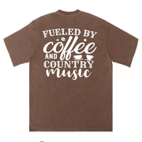 Angetrieben von Kaffee &amp; Country-Musik-T-Shirt